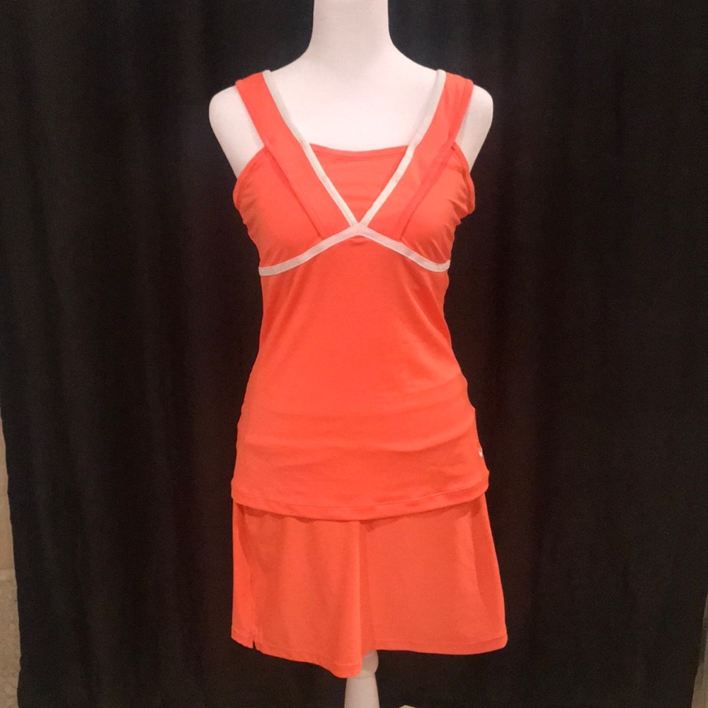 Nike women’s tennis outfit size Medium 🎾